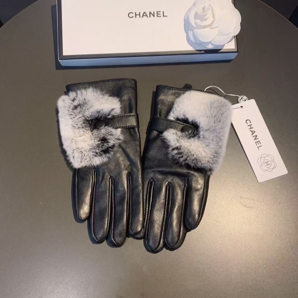 Chanel Black Leather Fur Cuff Gloves